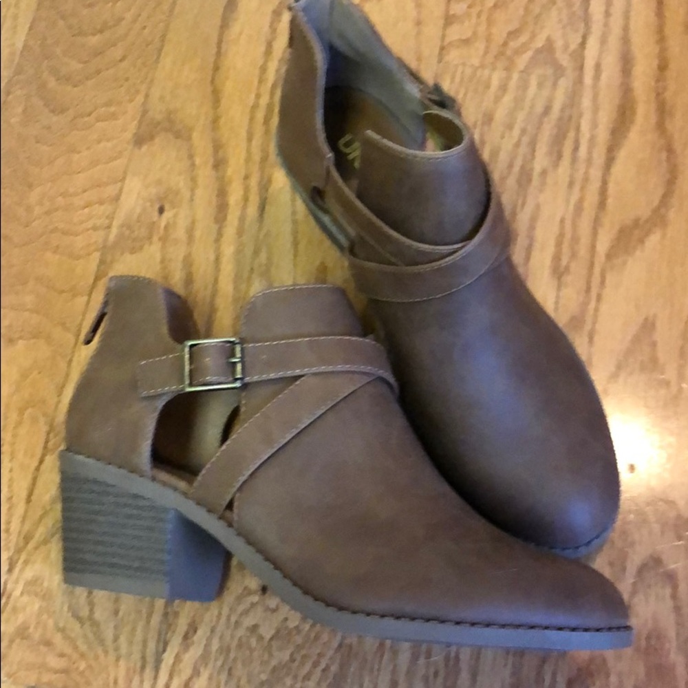 Never worn booties - Picture 2 of 2